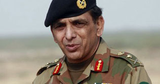 General Kayani visits Tarbela and Army Aviation Base